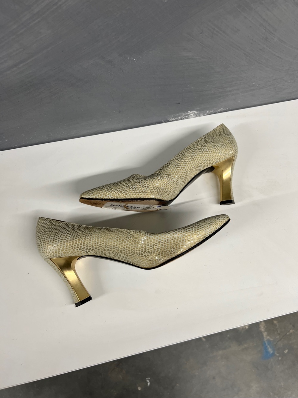 Stuart Weitzman Python Textured Pointed-Toe Pumps with Gold Heel - Picture 5 of 7